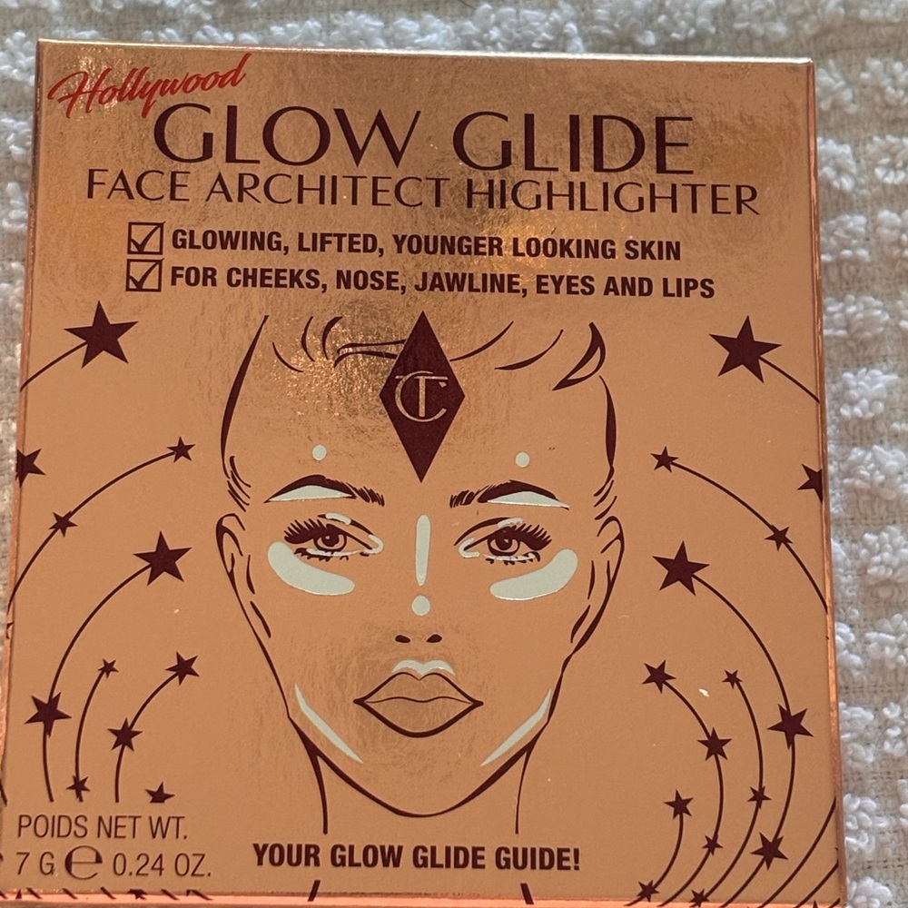 Charlotte Tilbury Hollywood Glow Glide Highlighter- Rose Gold Glow - Picture 3 of 4